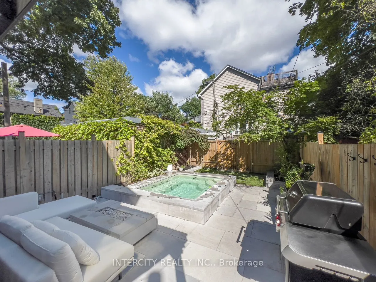 92 Dagmar Avenue