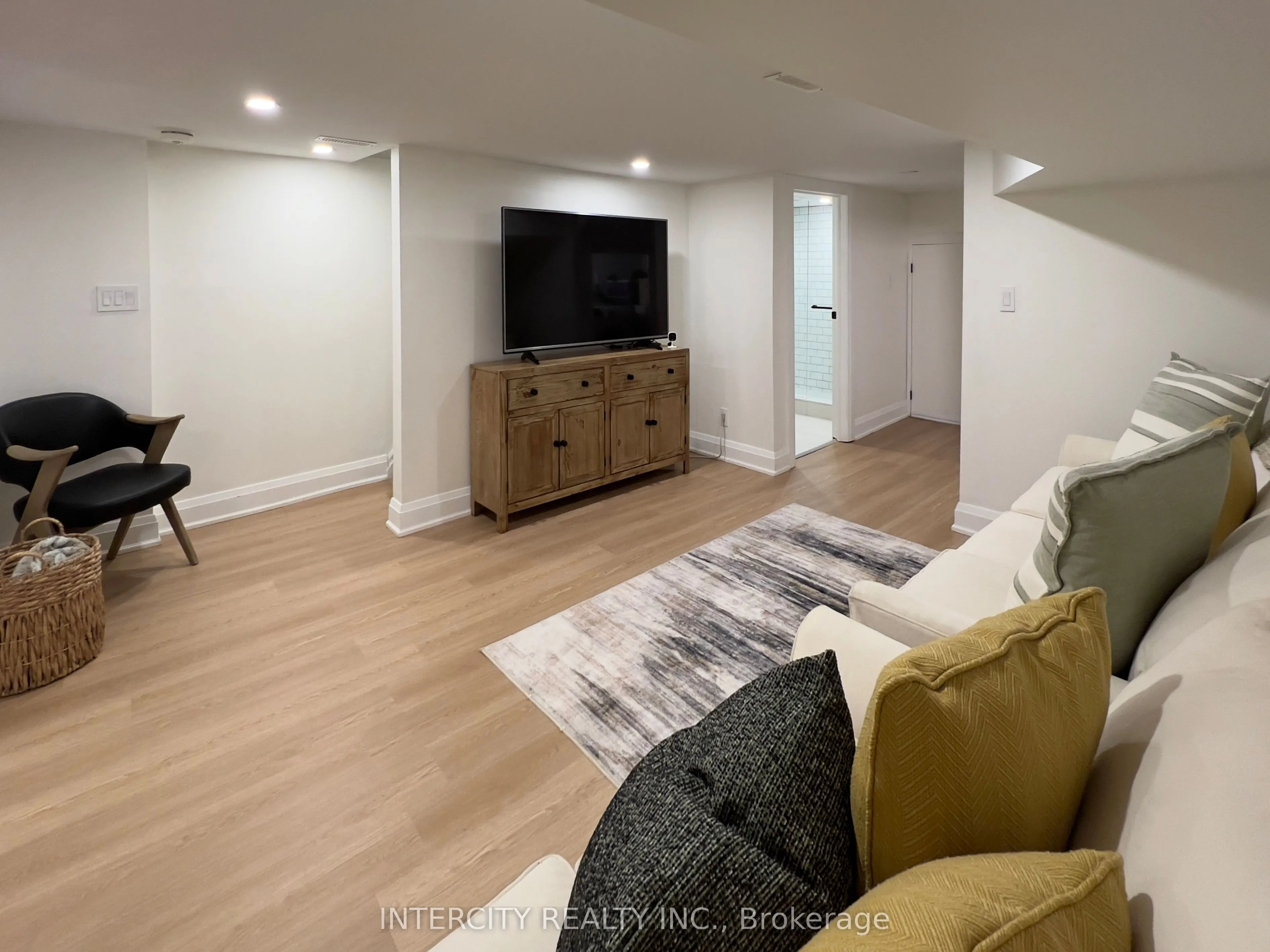 92 Dagmar Avenue