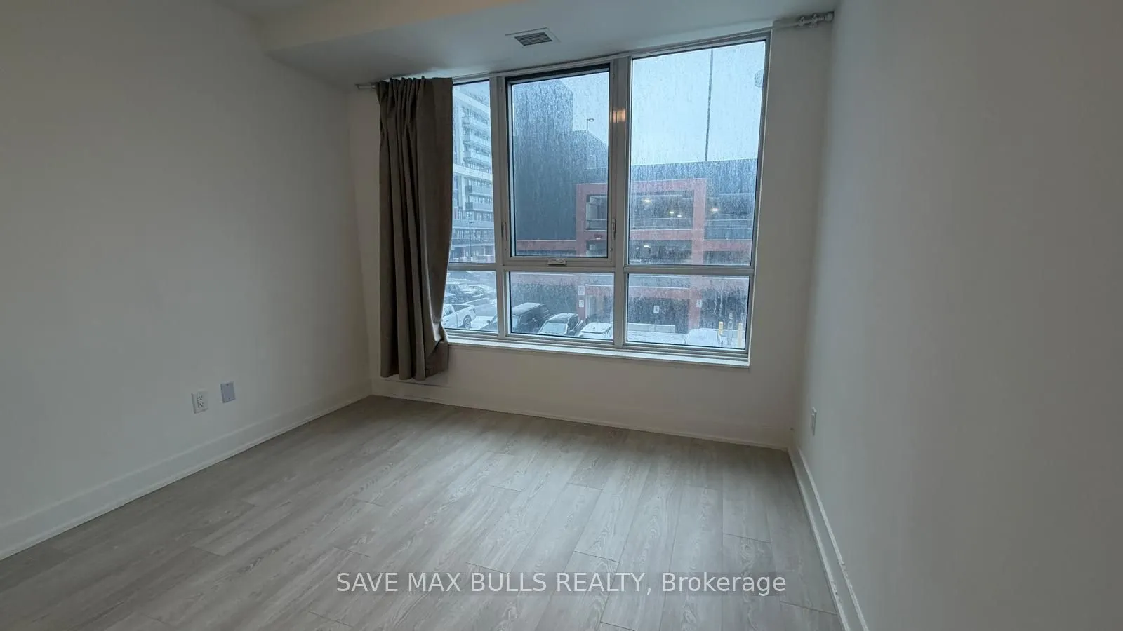 2545 SIMCOE Street #235