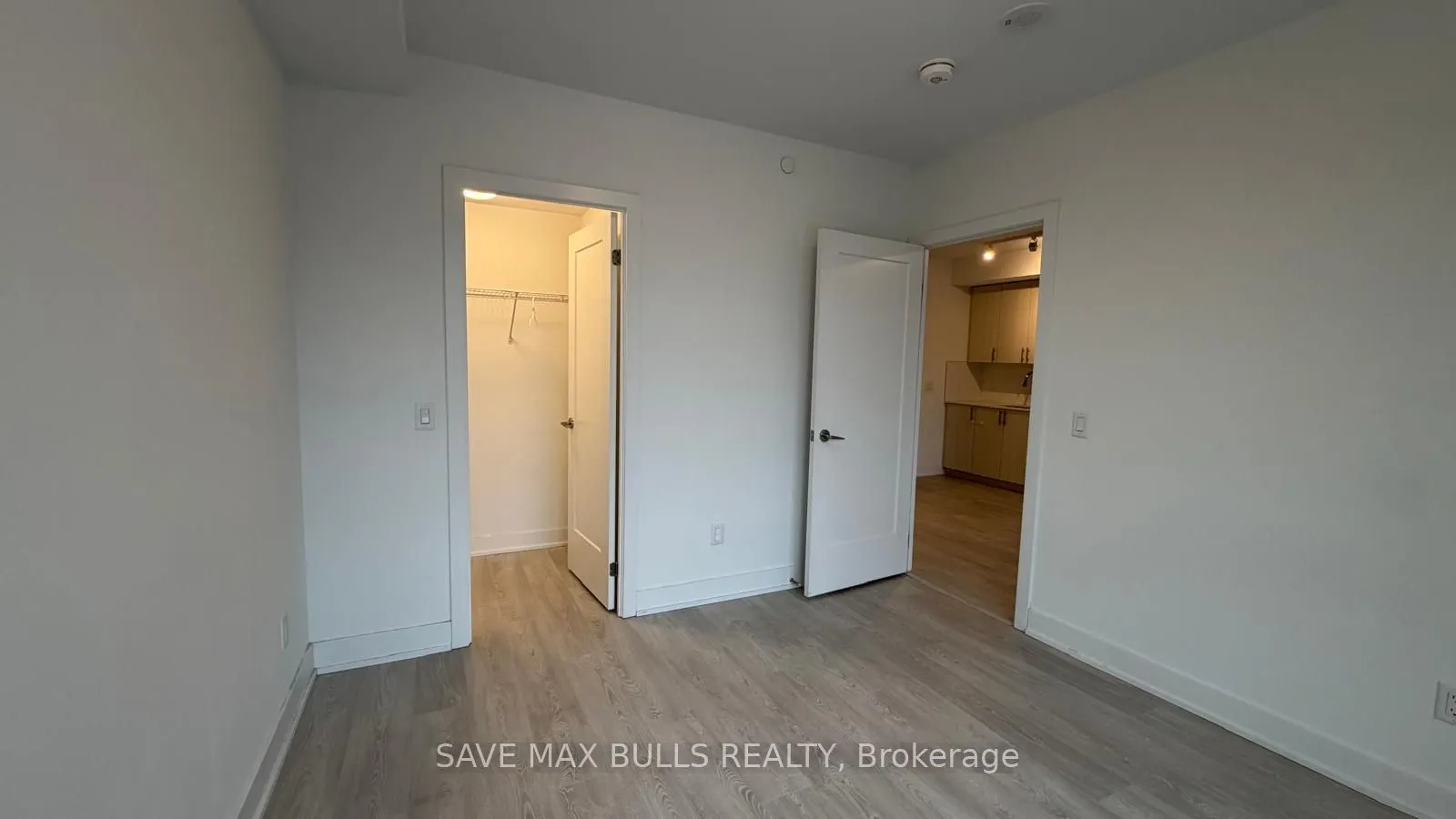2545 SIMCOE Street #235