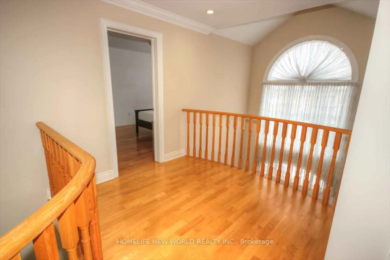 6 Mirrow Court