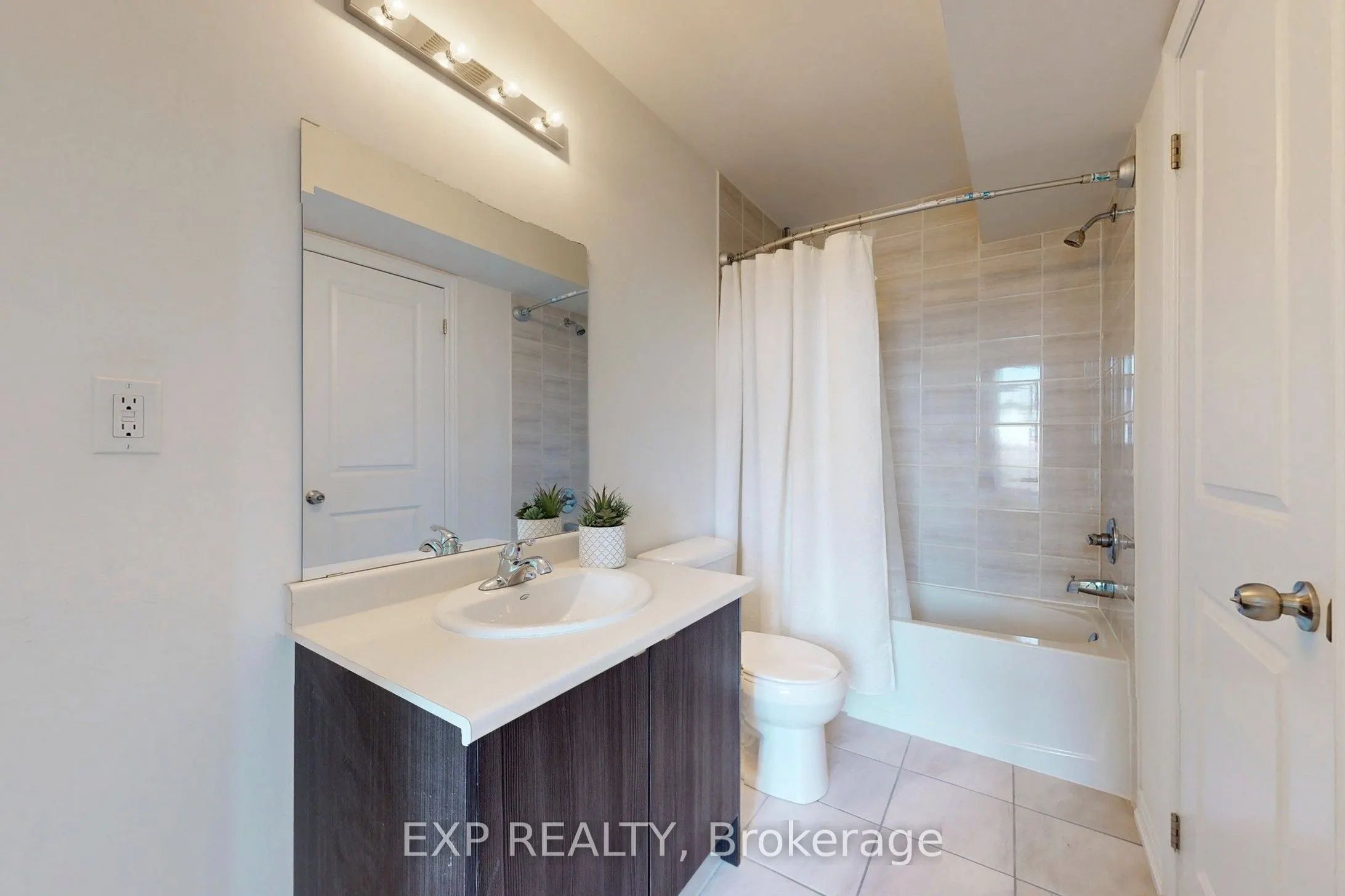 2584 William Jackson Drive #94