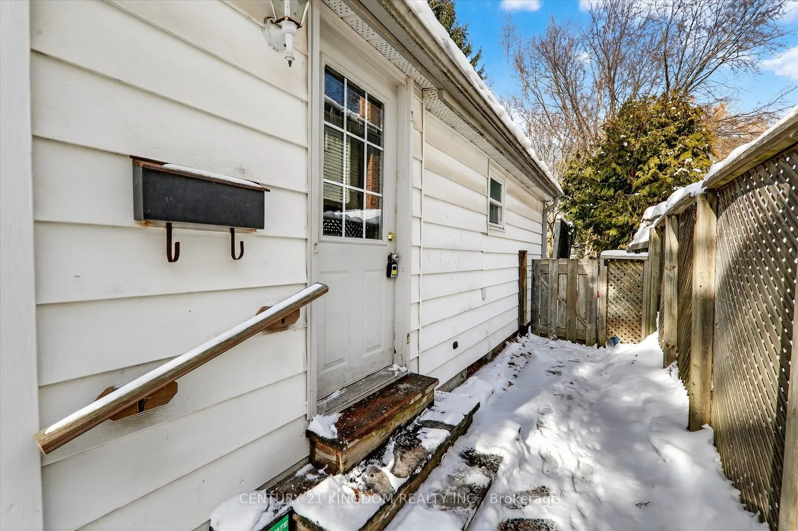 208 Palmerston Avenue