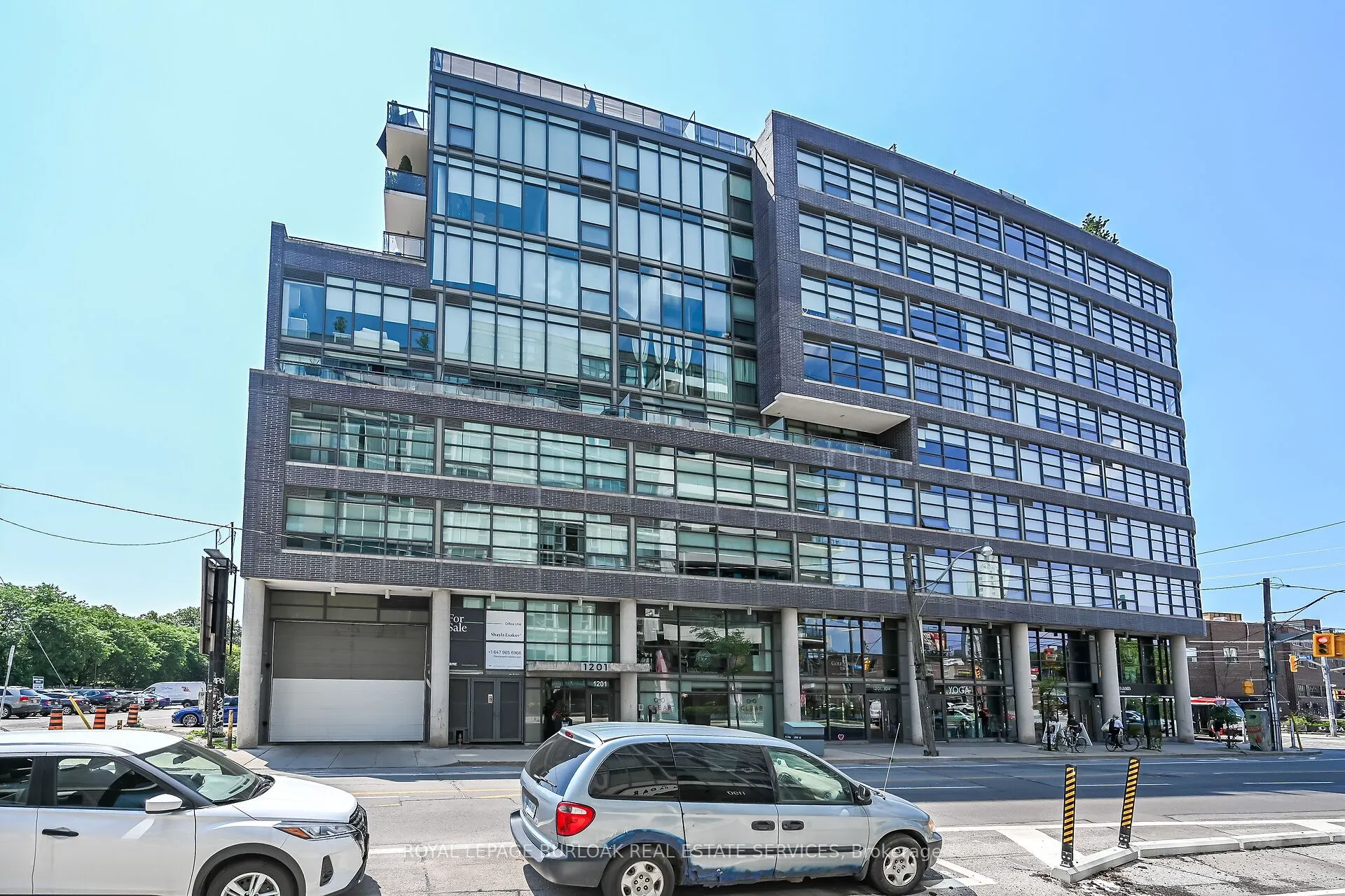 1201 Dundas Street E #902
