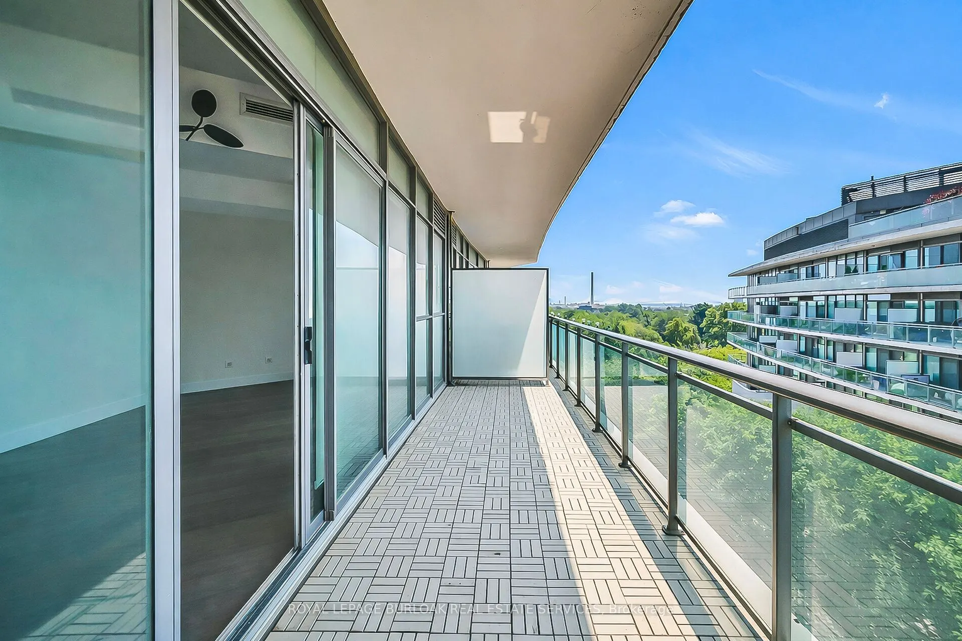 1201 Dundas Street E #902