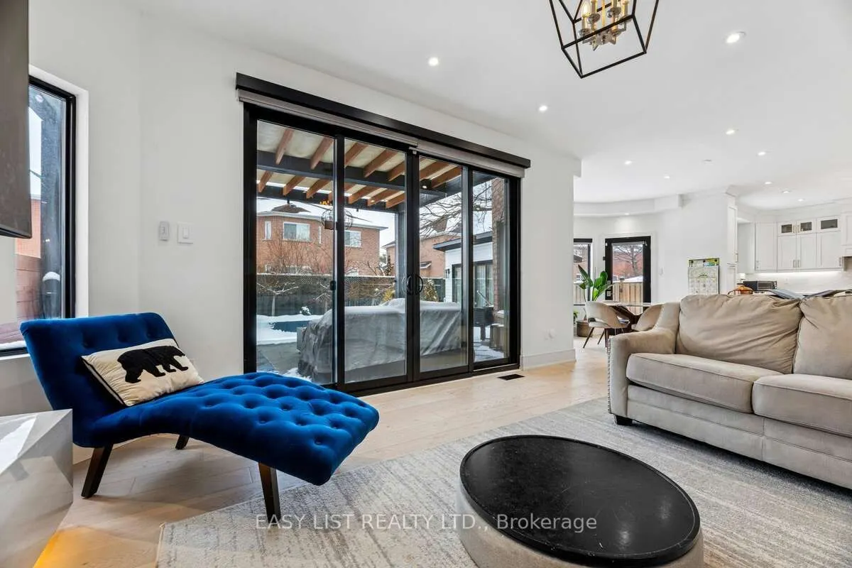 6 Devonridge Crescent
