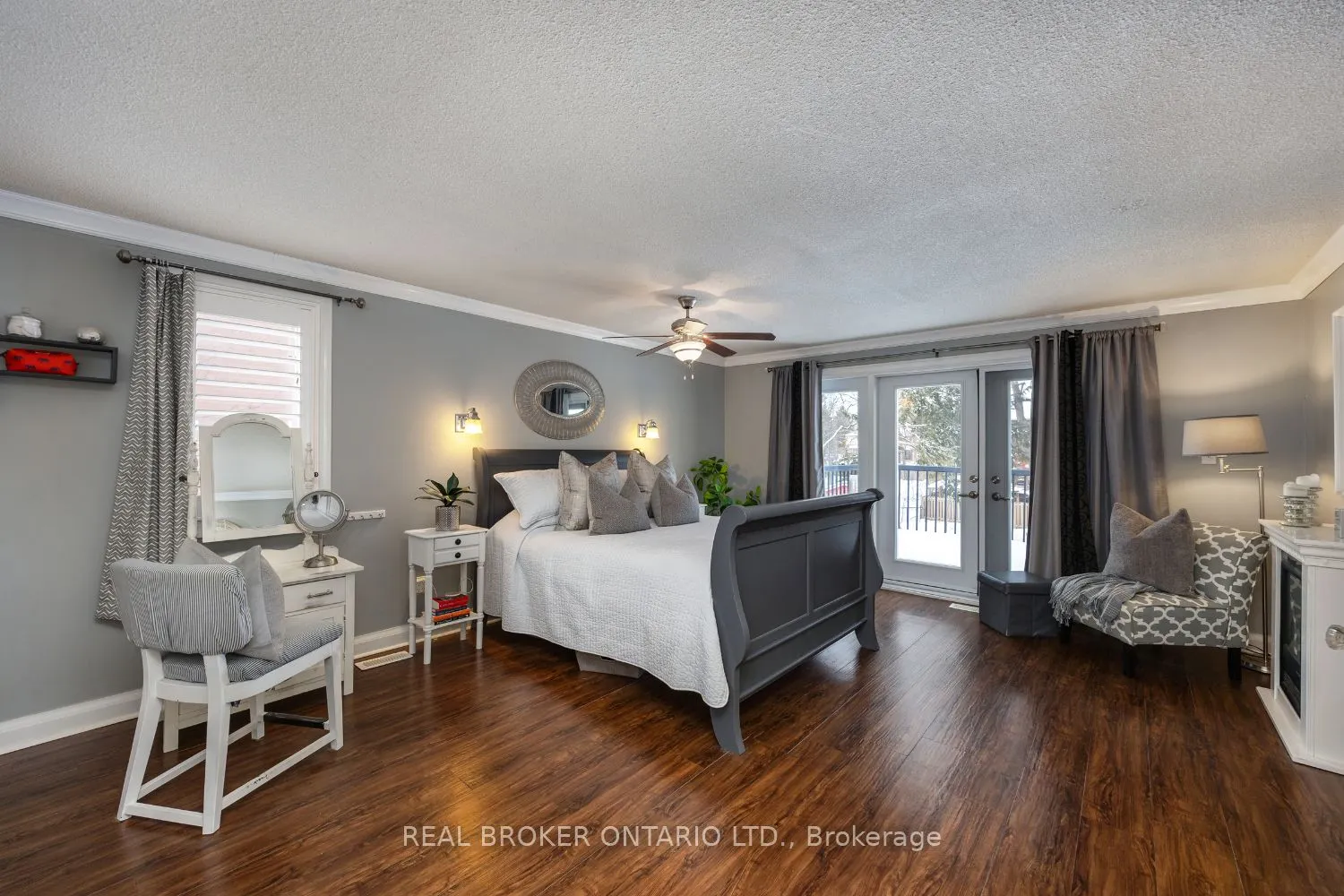 18 Concession Street W