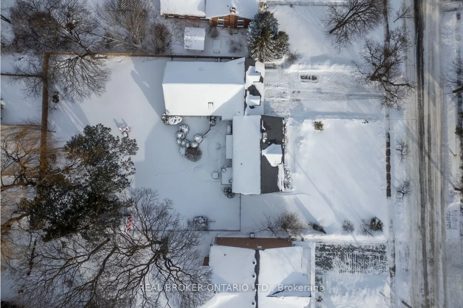 18 Concession Street W