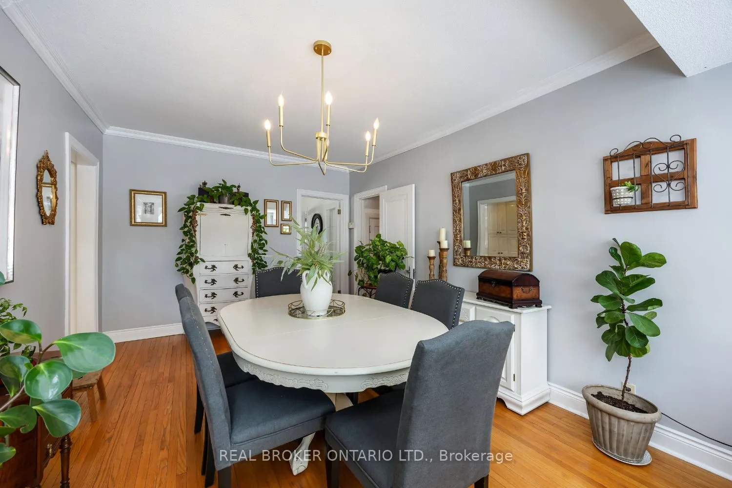 18 Concession Street W
