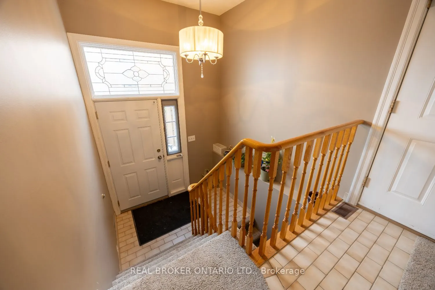 18 Concession Street W
