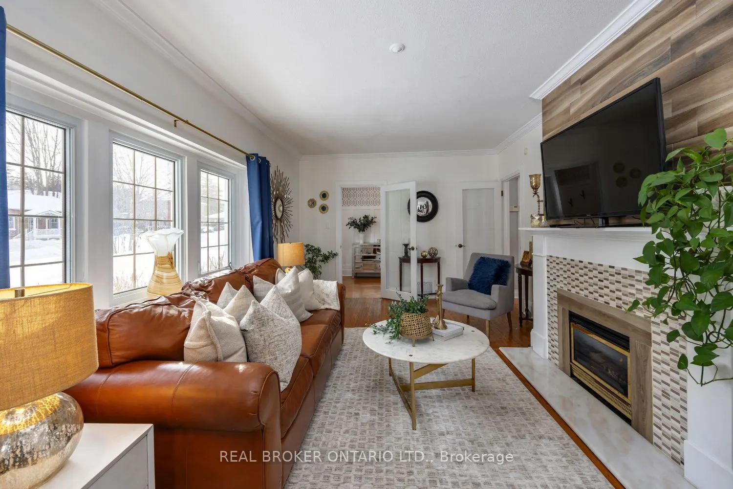 18 Concession Street W