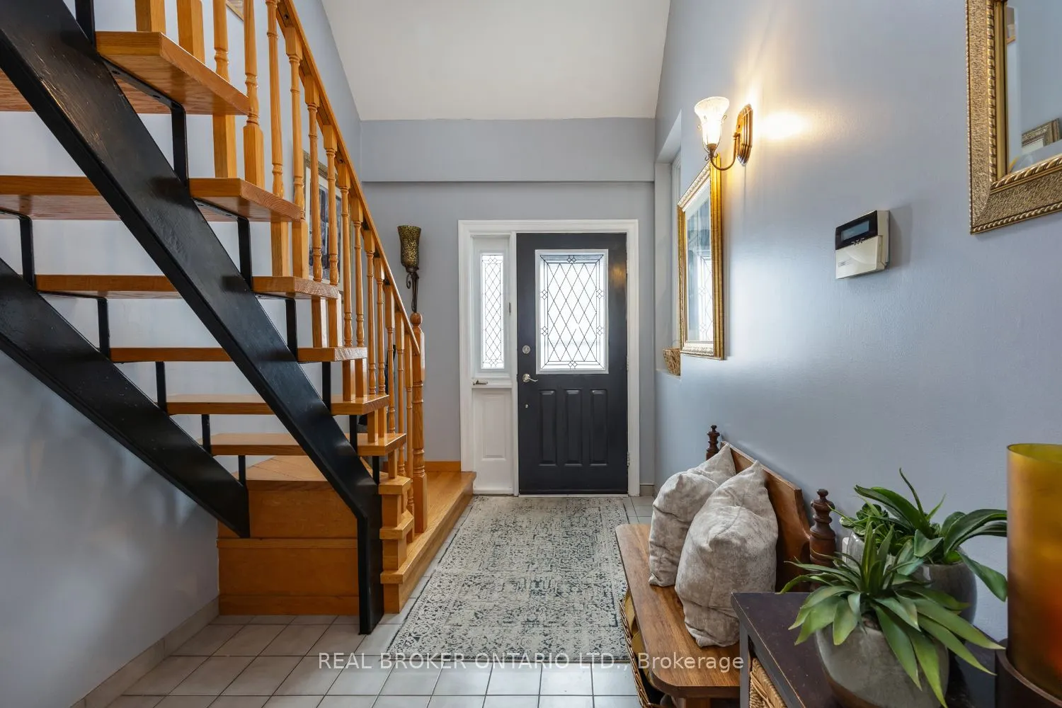 18 Concession Street W