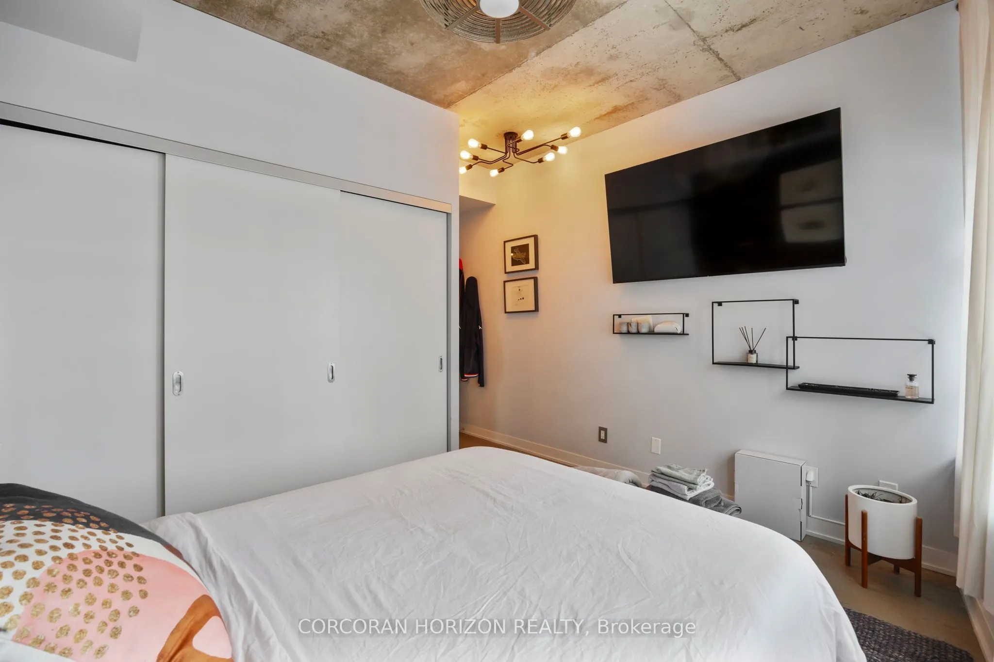 1201 Dundas Street E #503
