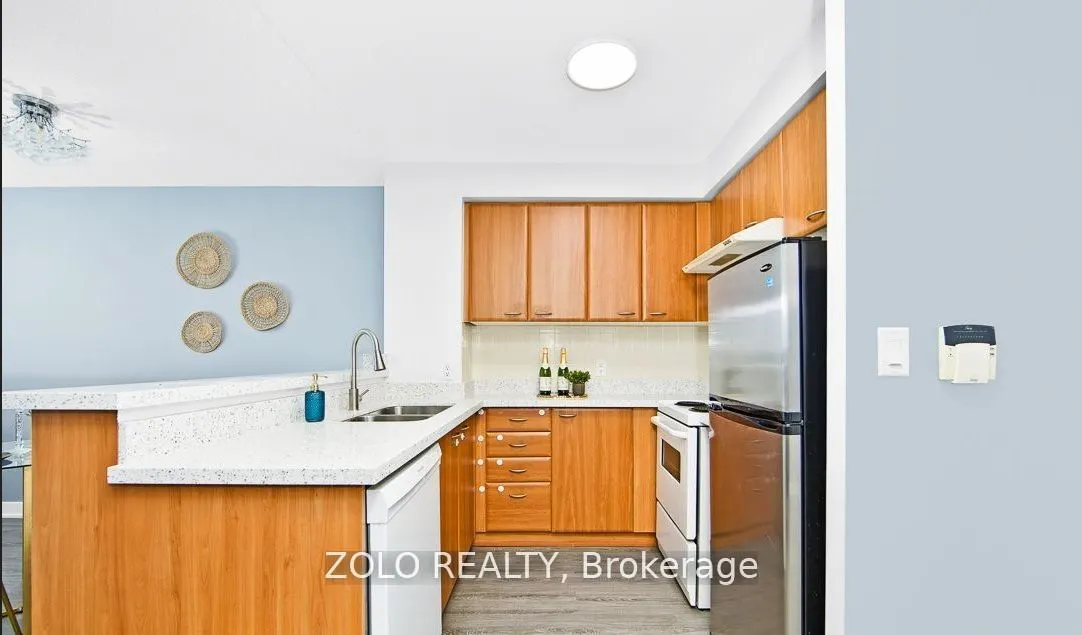 36 Lee Centre Drive #2708