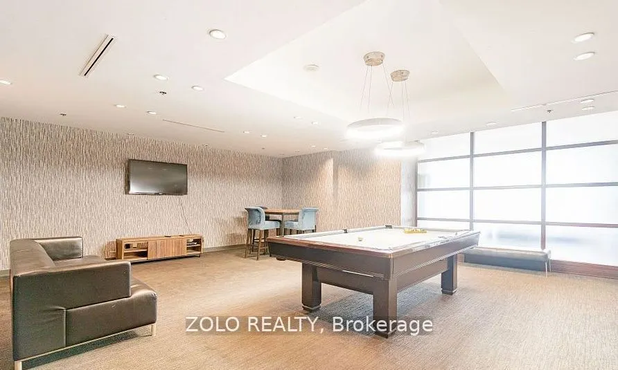 36 Lee Centre Drive #2708