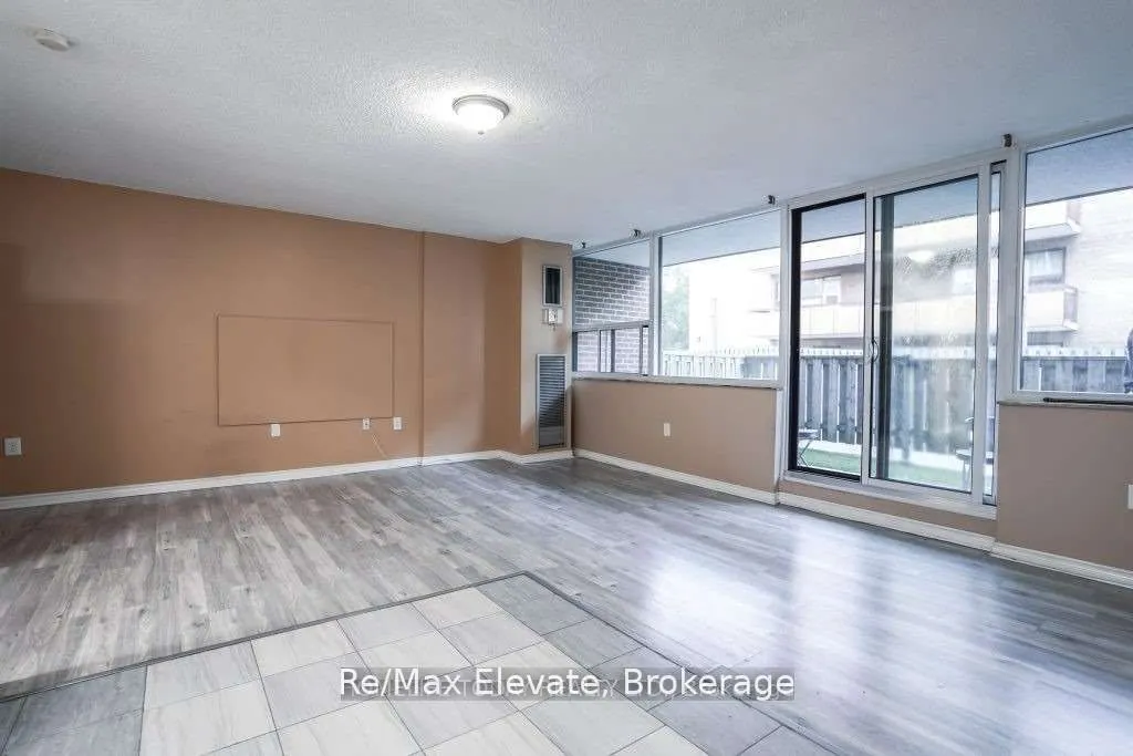 4060 Lawrence Avenue E #204