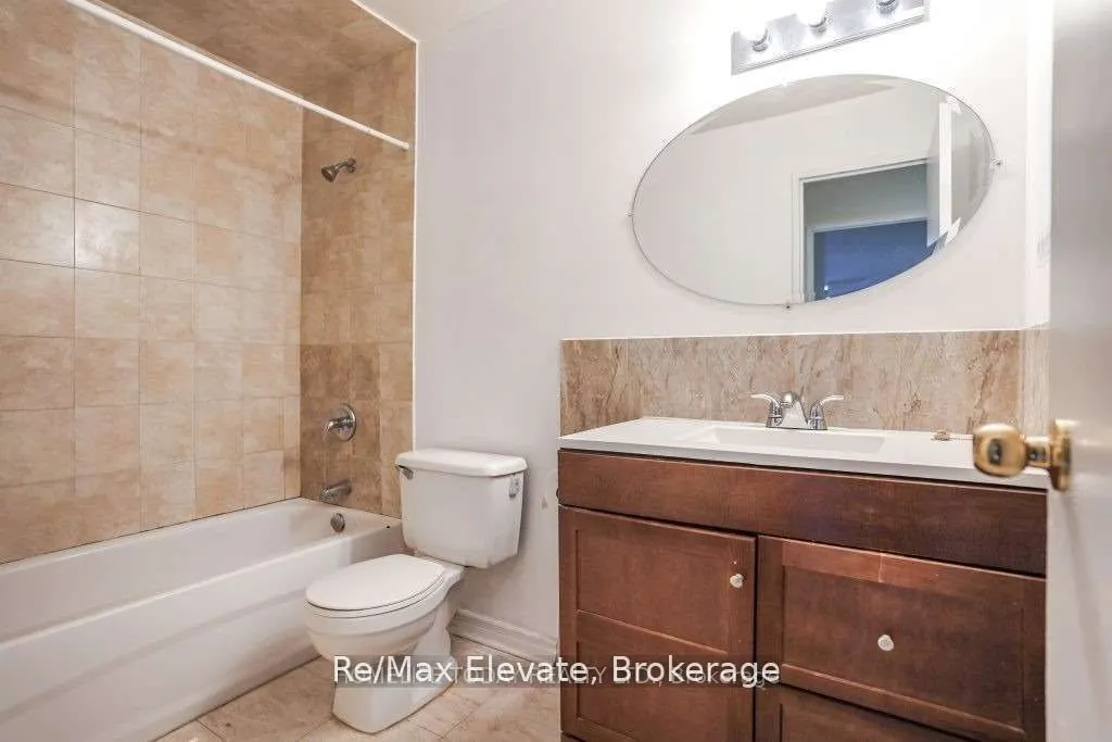 4060 Lawrence Avenue E #204