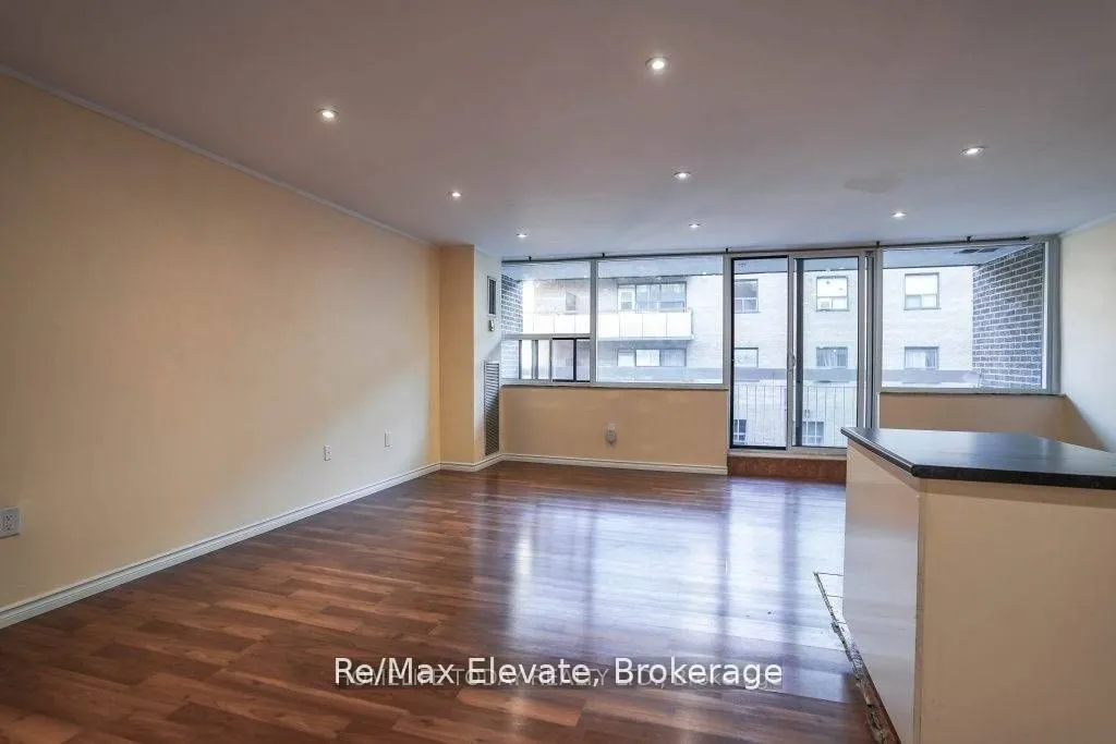 4060 Lawrence Avenue E #204