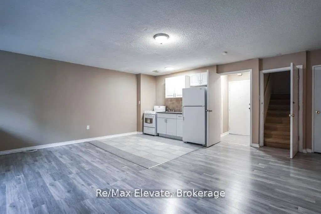 4060 Lawrence Avenue E #204