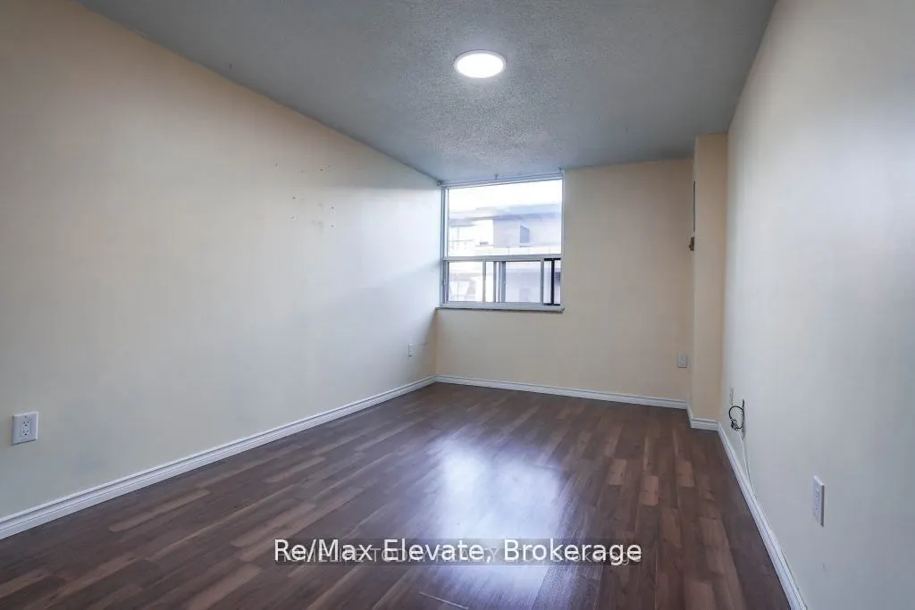 4060 Lawrence Avenue E #204