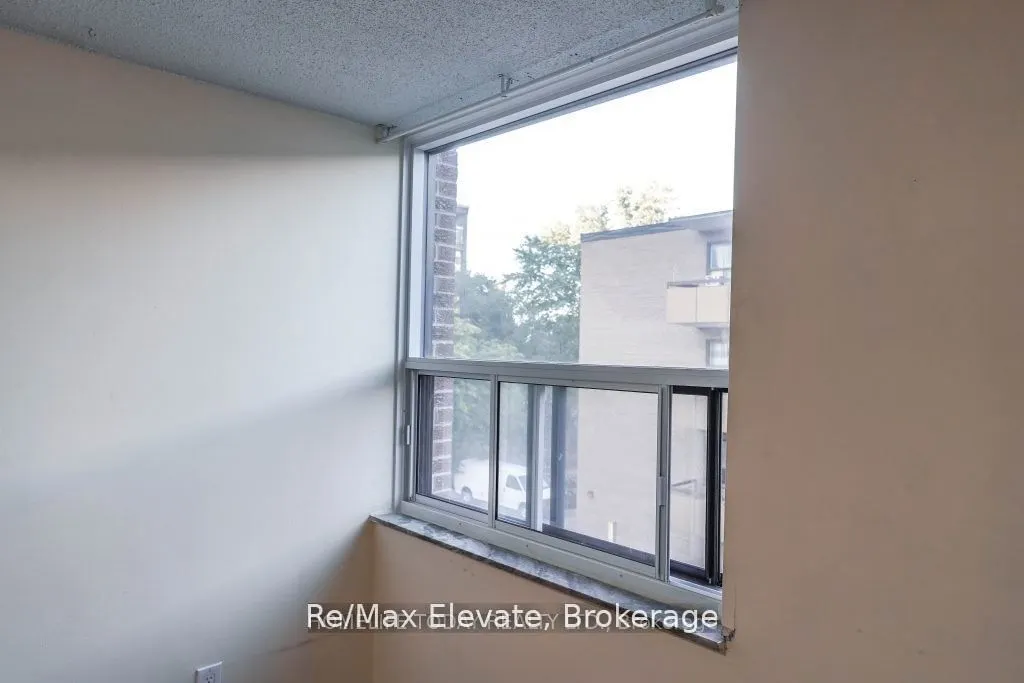 4060 Lawrence Avenue E #204