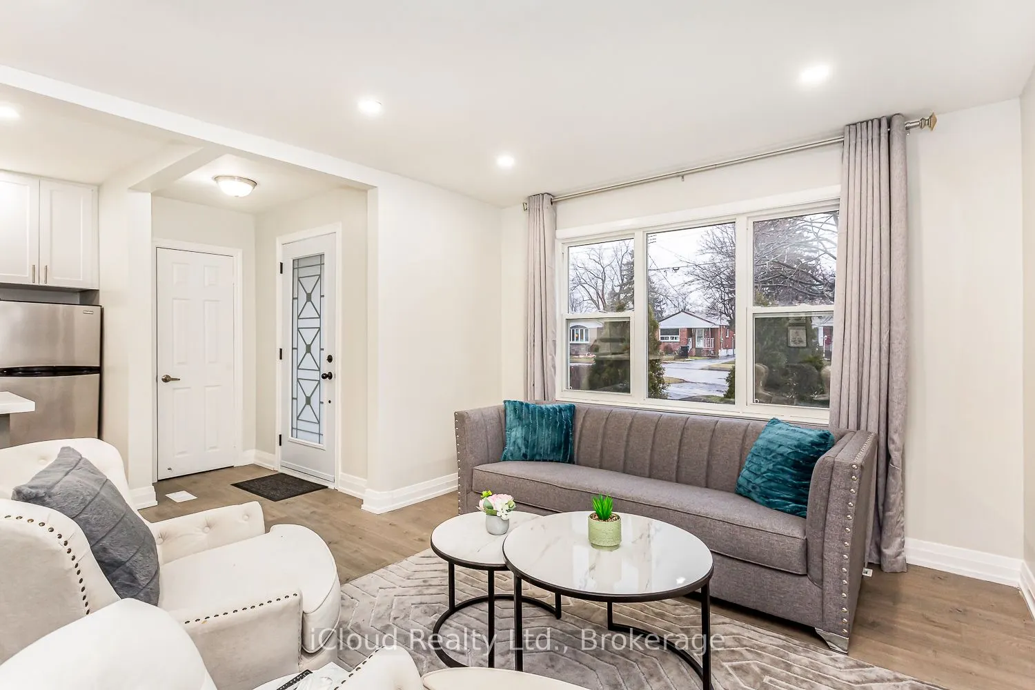 89 Darlingside Drive