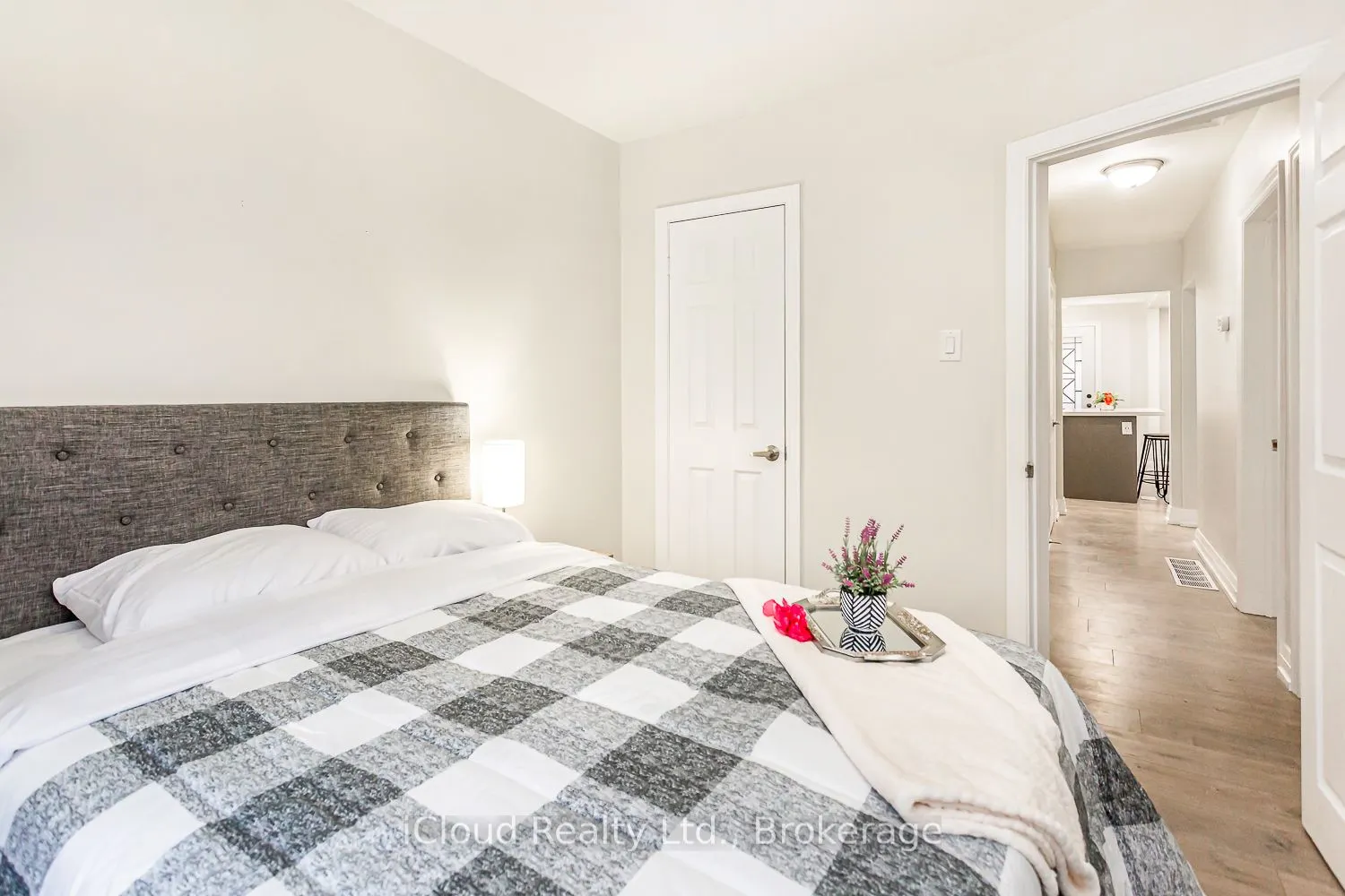 89 Darlingside Drive