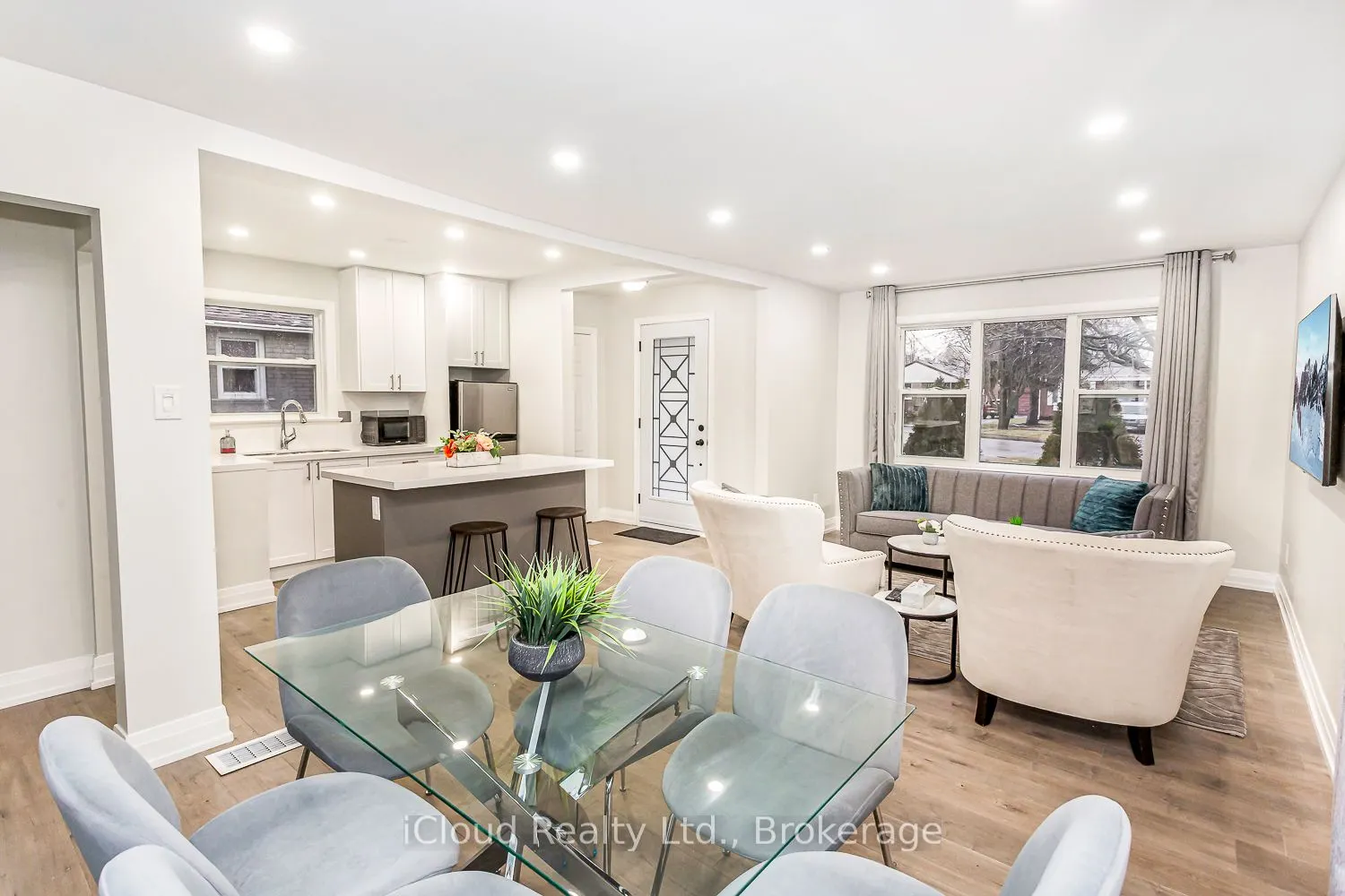 89 Darlingside Drive