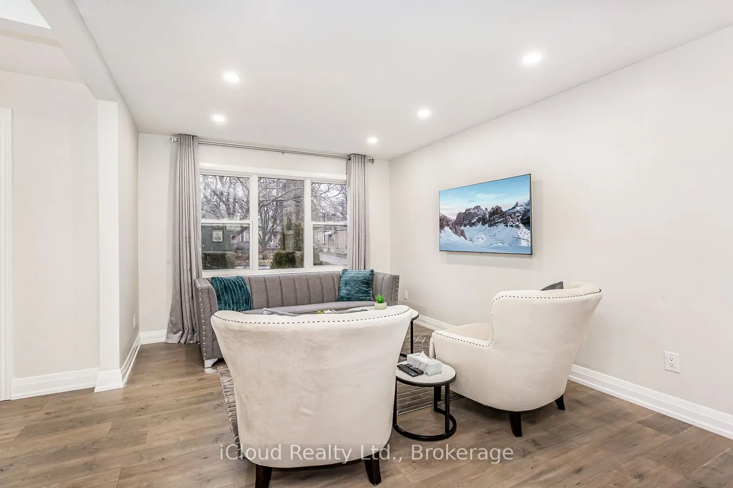89 Darlingside Drive