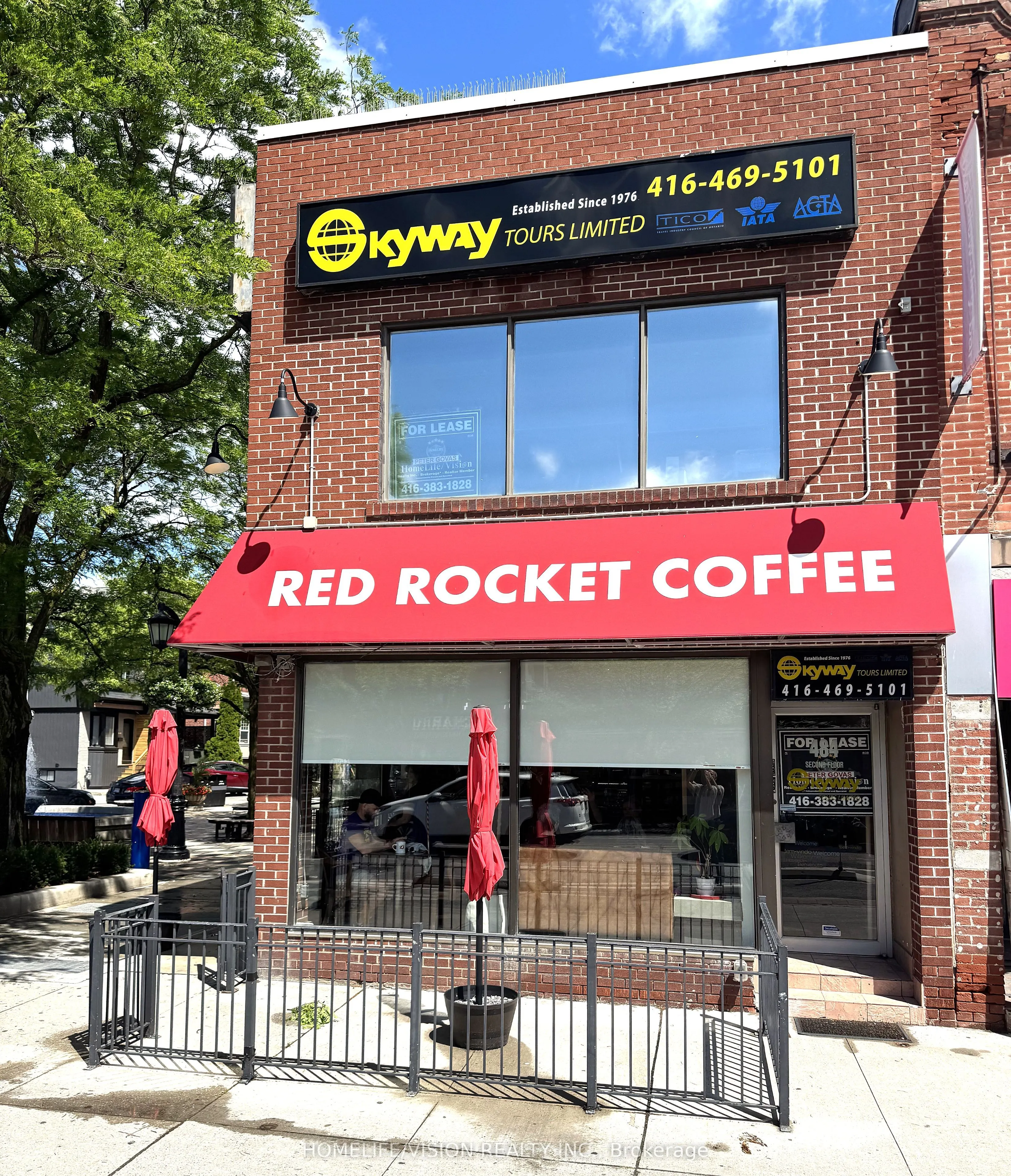484 Danforth Avenue N #2nd floor