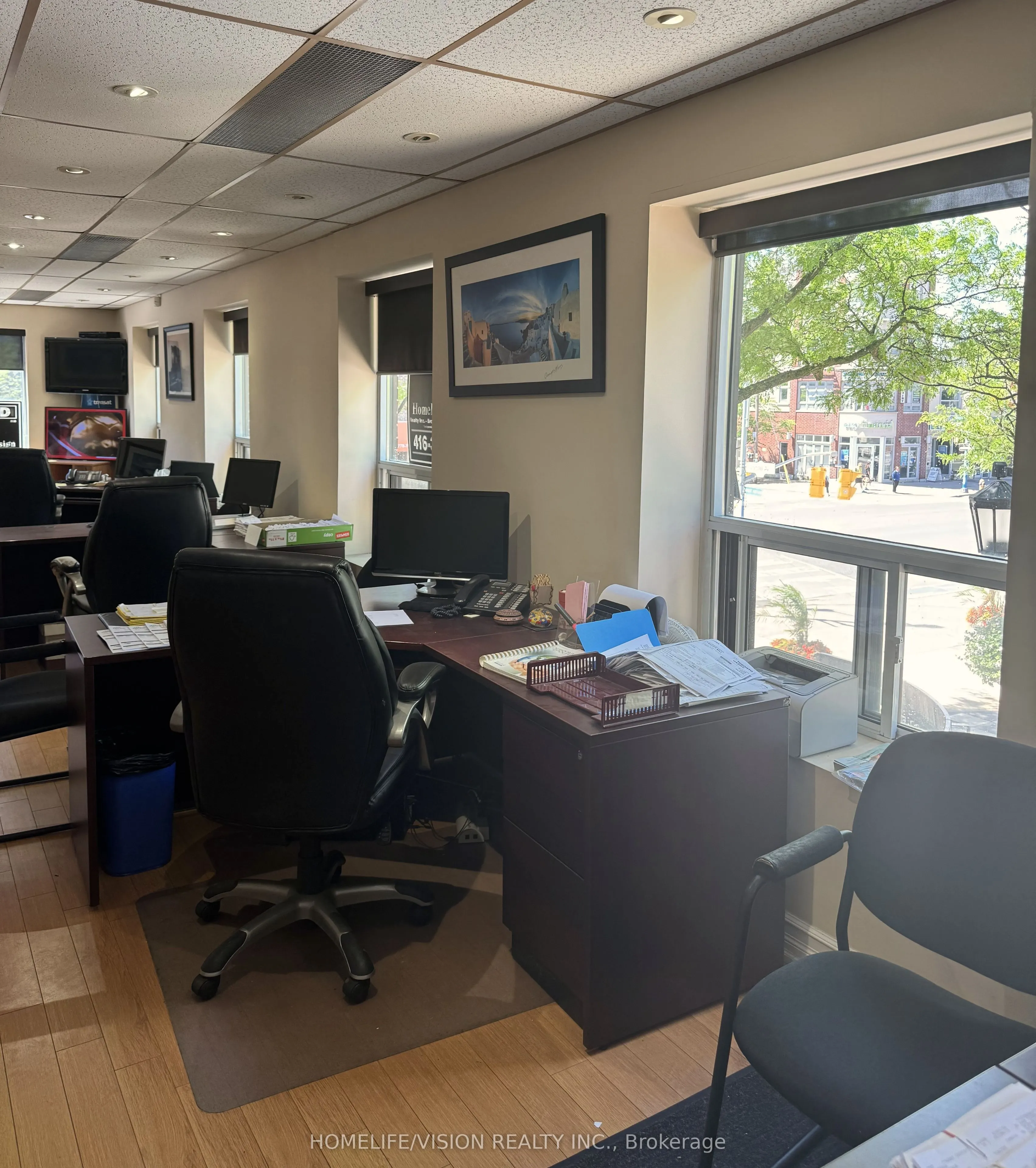 484 Danforth Avenue N #2nd floor