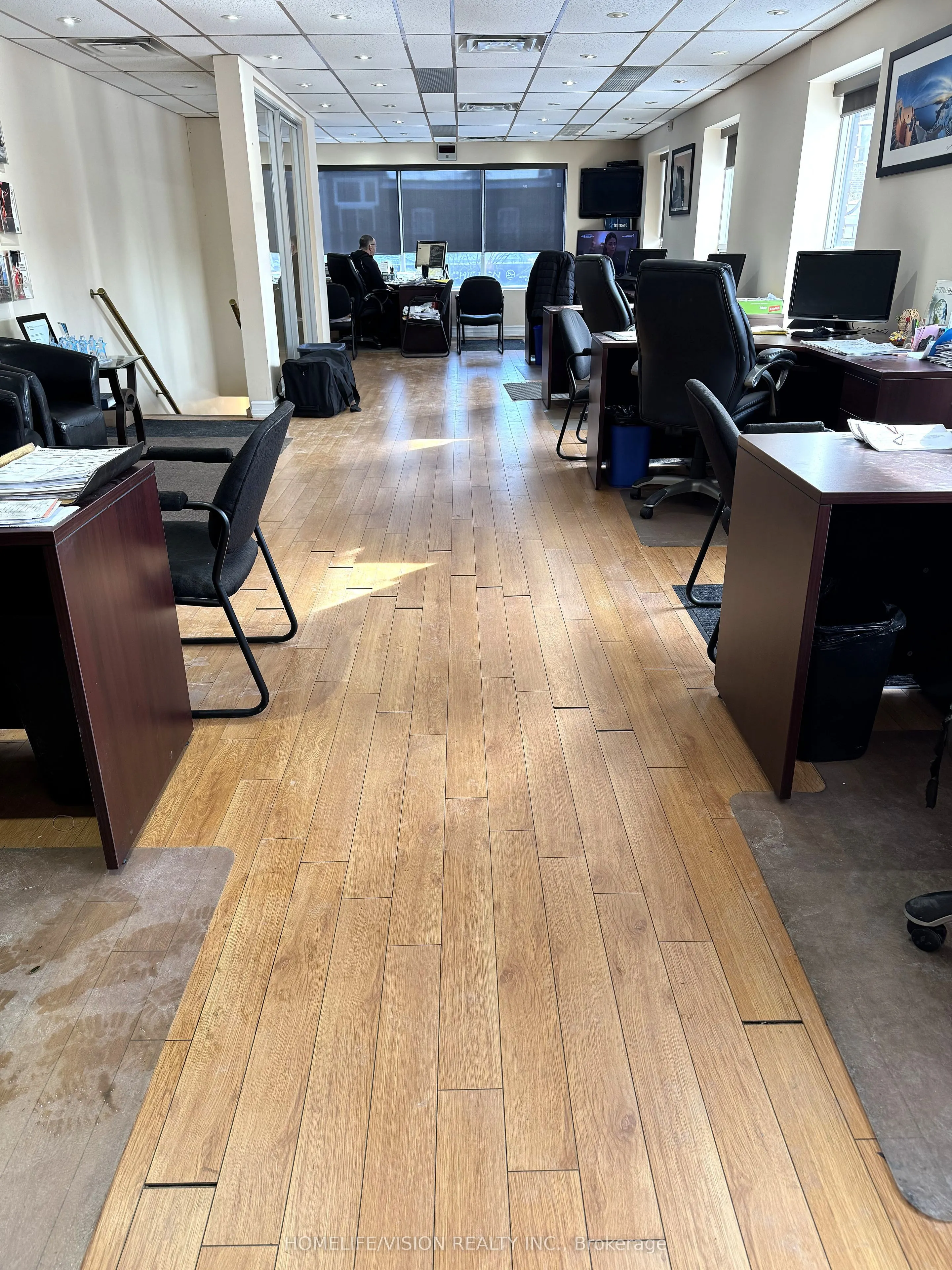 484 Danforth Avenue N #2nd floor