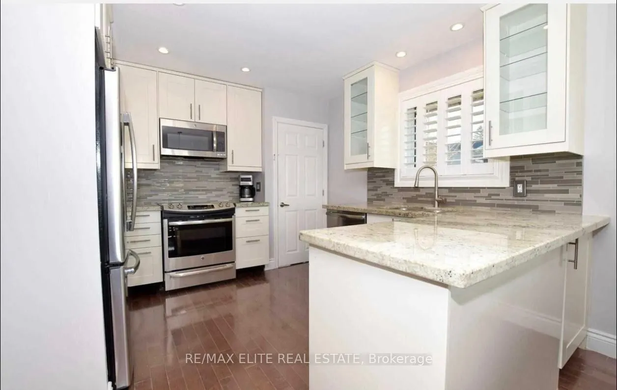 110 Front Street E