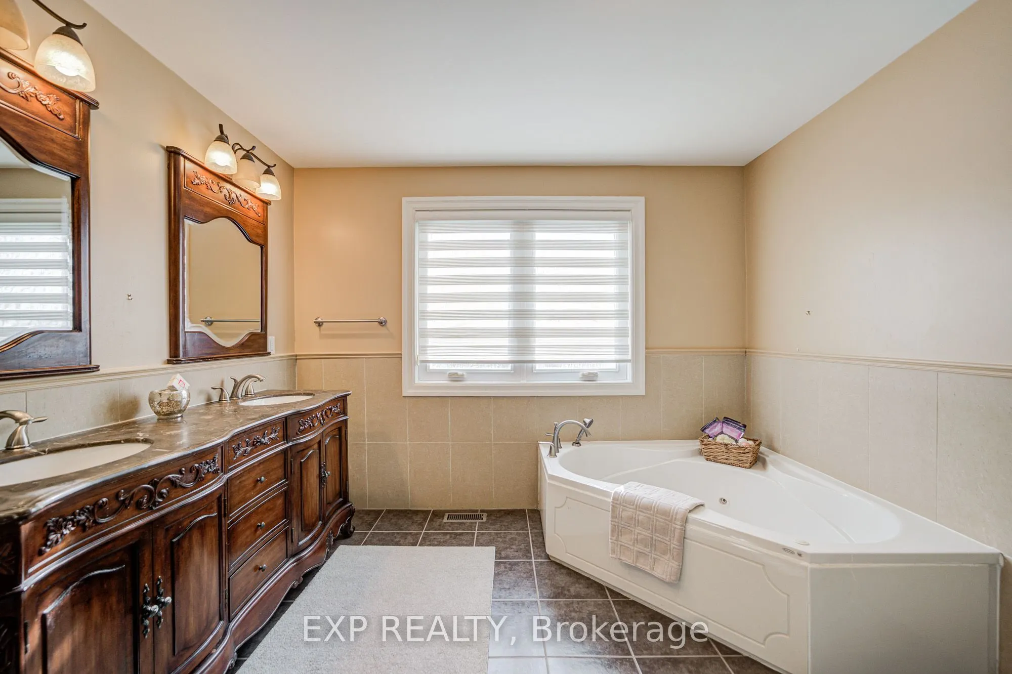 11 Bellvare Crescent