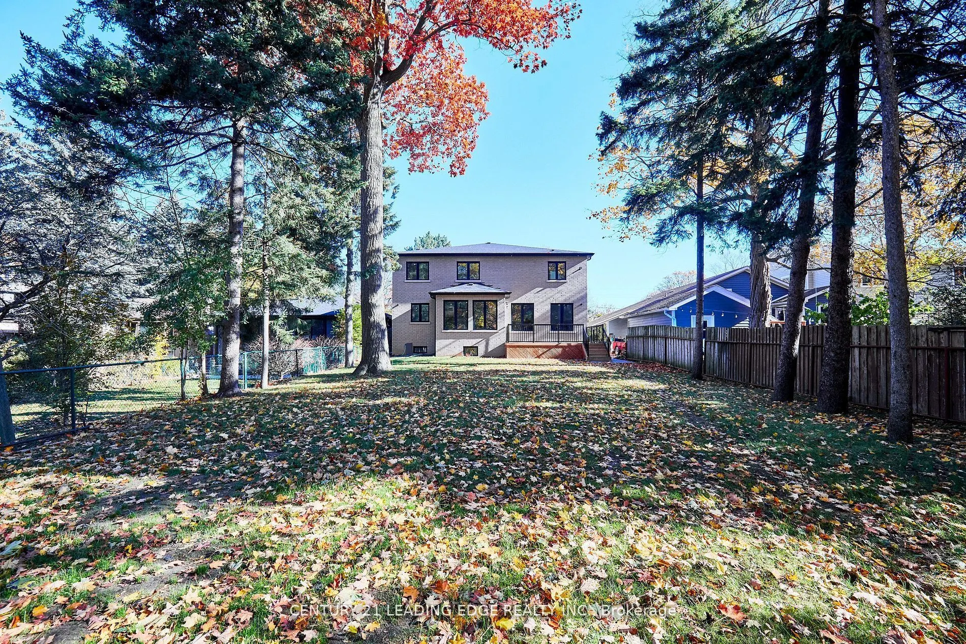 24 Larwood Boulevard