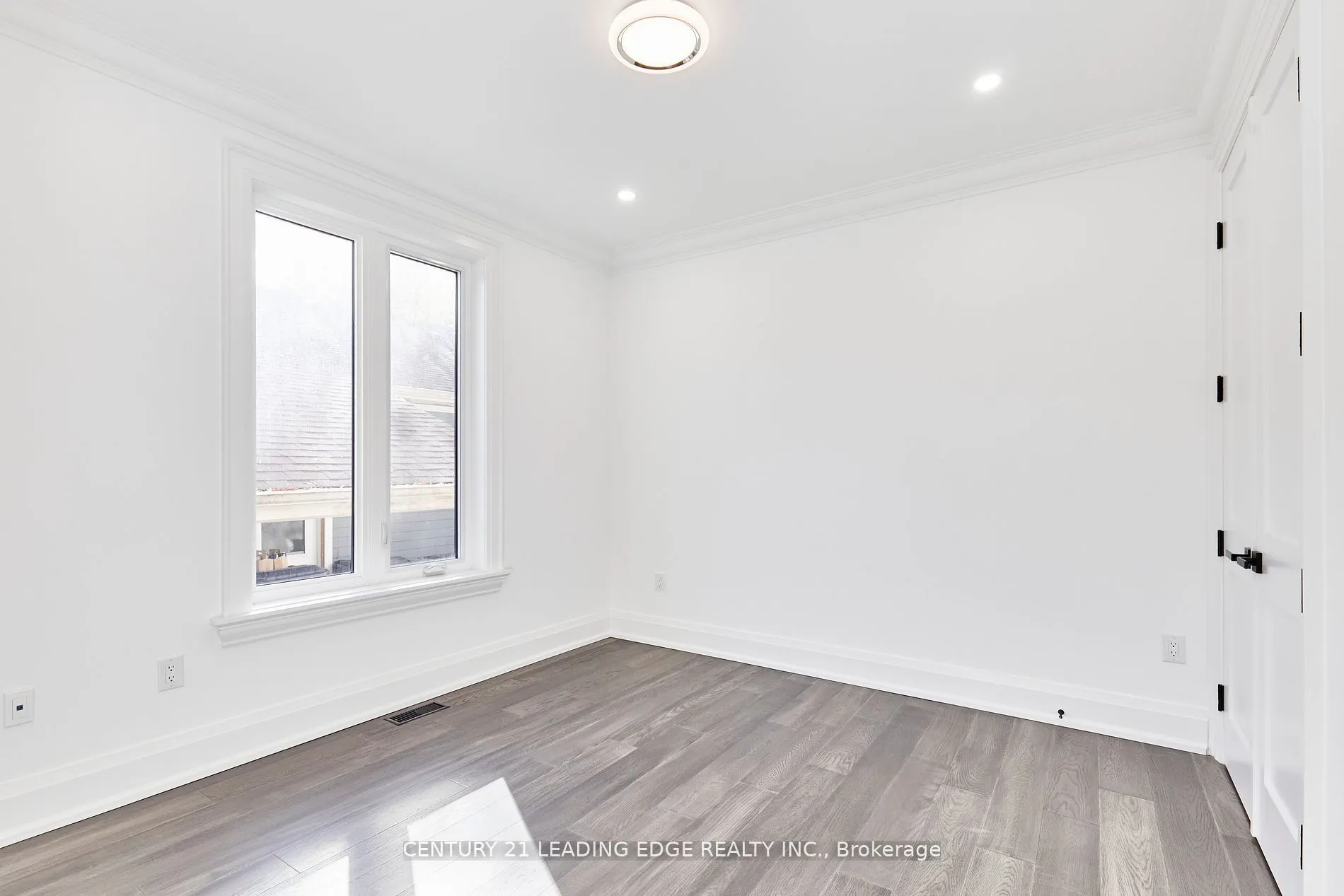 24 Larwood Boulevard