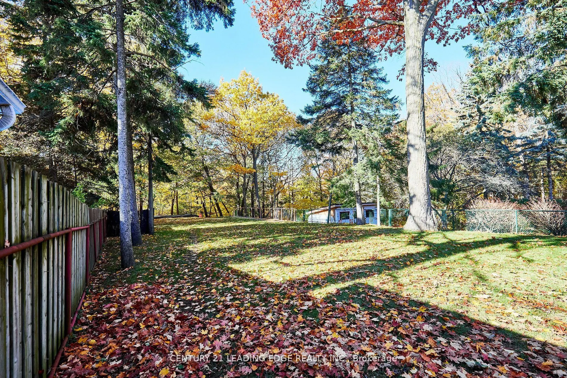 24 Larwood Boulevard