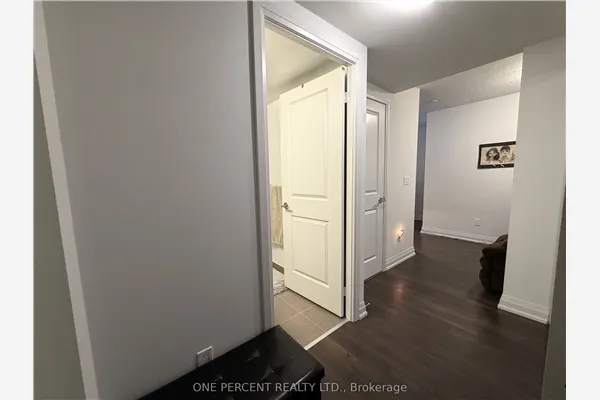 20 Meadowglen Place #2010