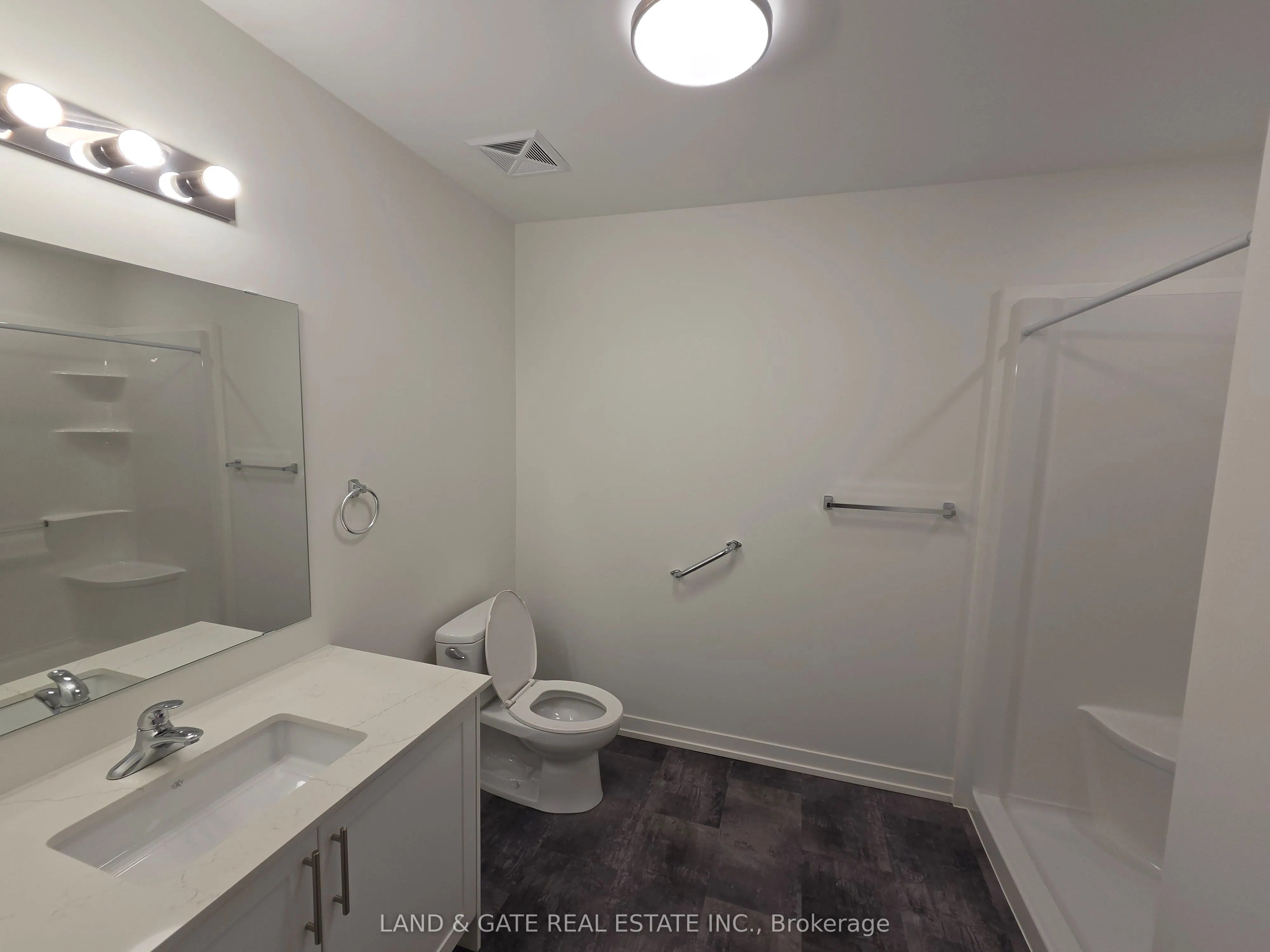 976 Simcoe Street N #604
