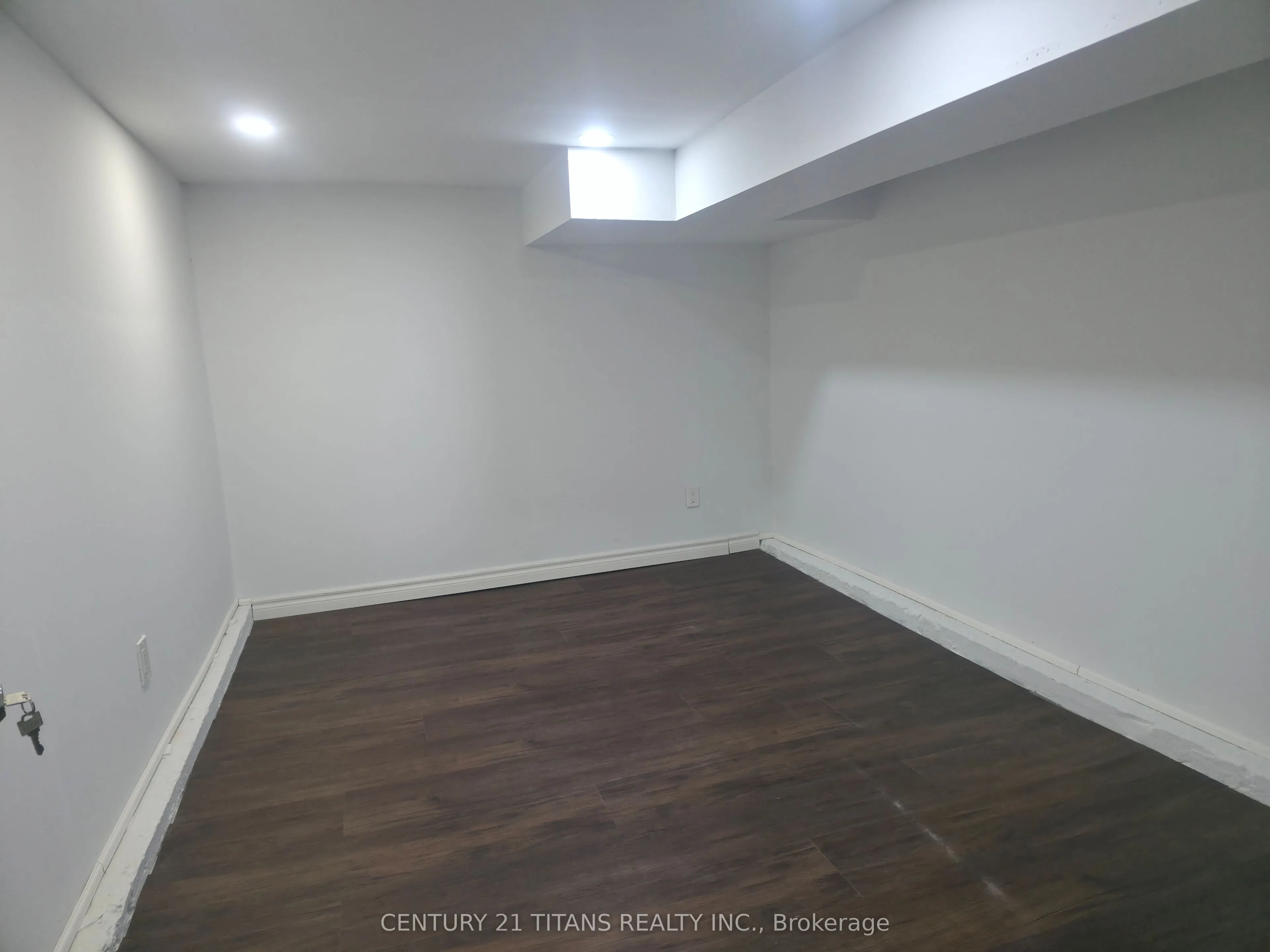 1327 Commerce Street