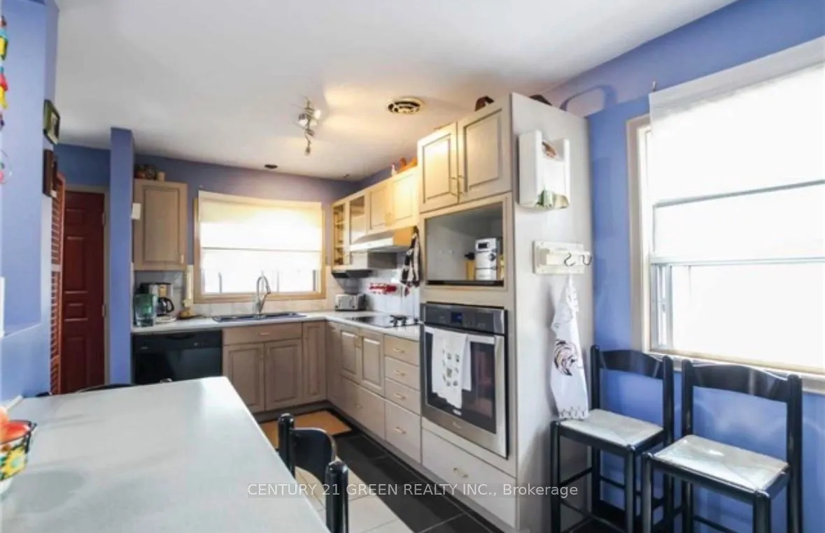 18 Roseglor Crescent