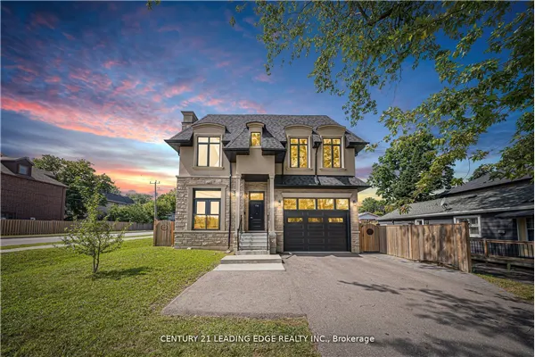 736 Hillview Crescent