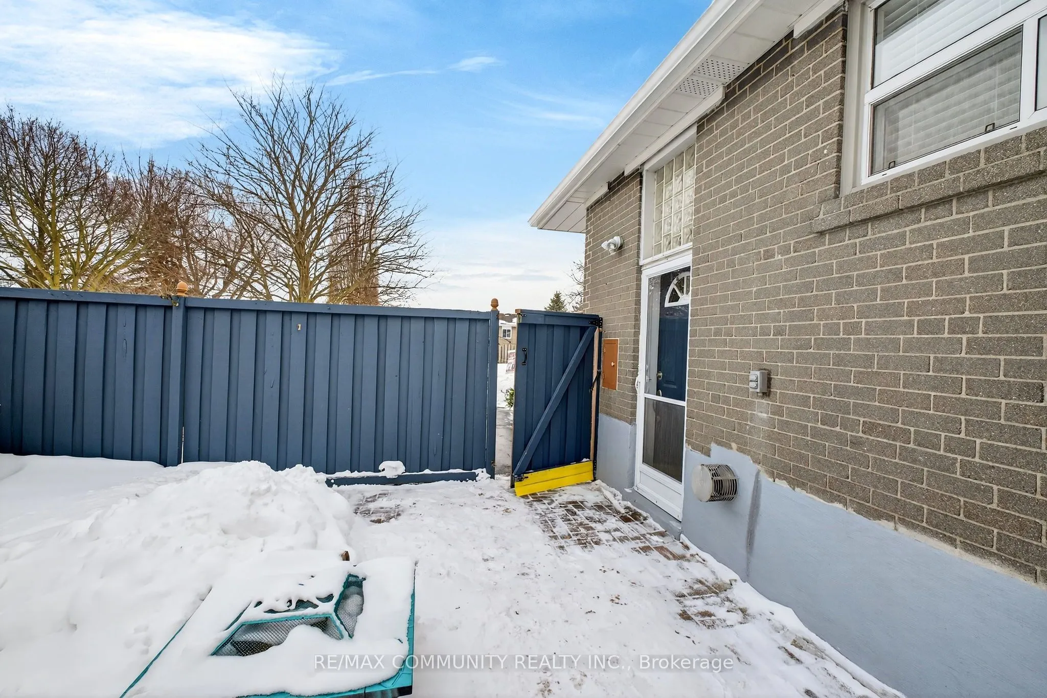 855 Zator Avenue