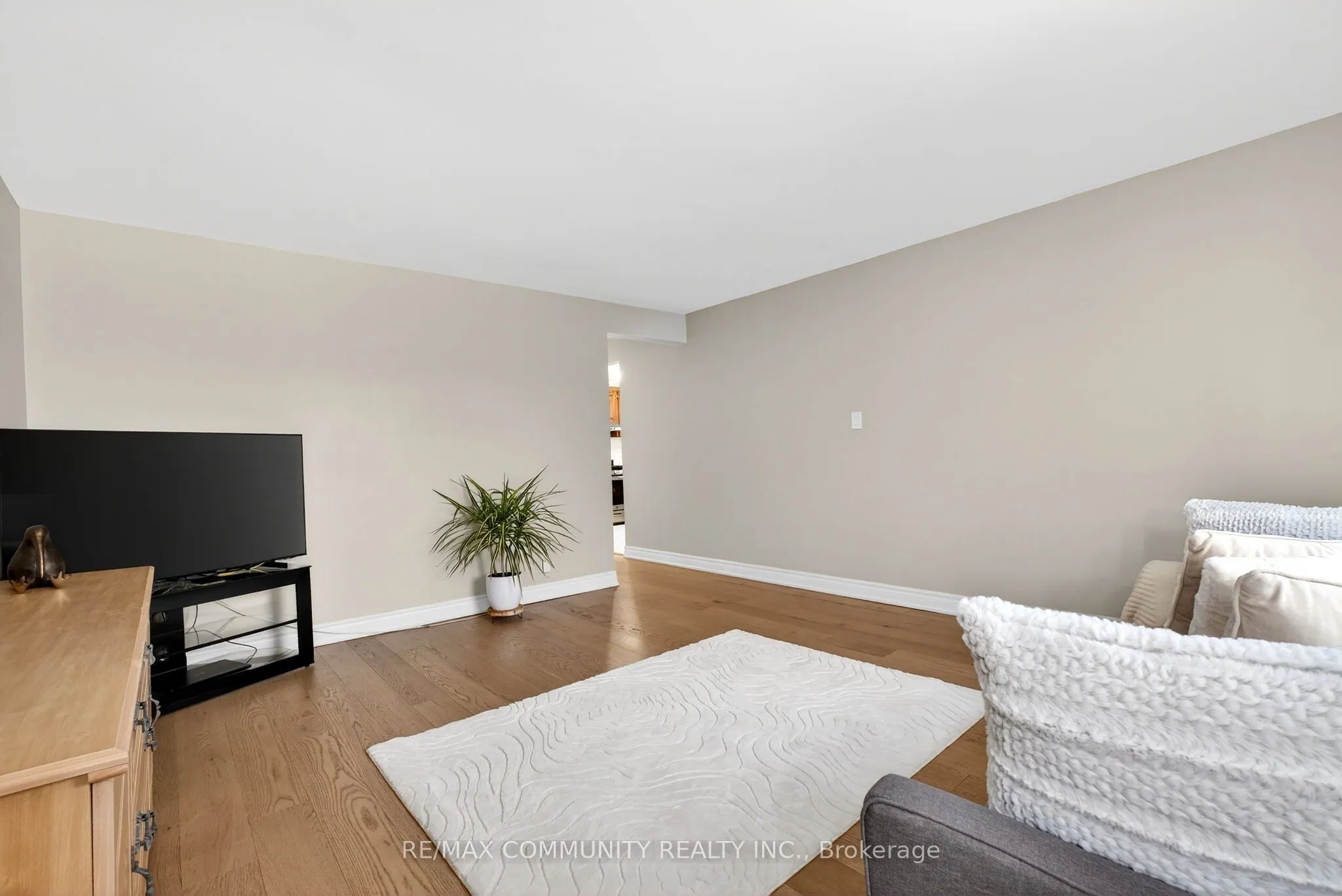 855 Zator Avenue