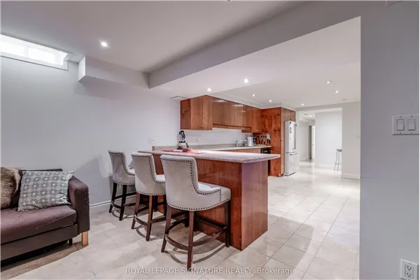 20 Stonemanse Court #Lower