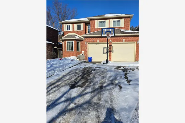 8 Carmichael Drive N