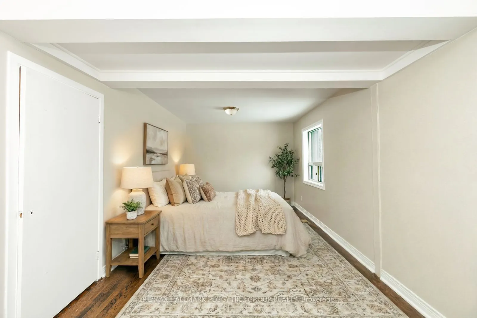 425 Livingston Road N