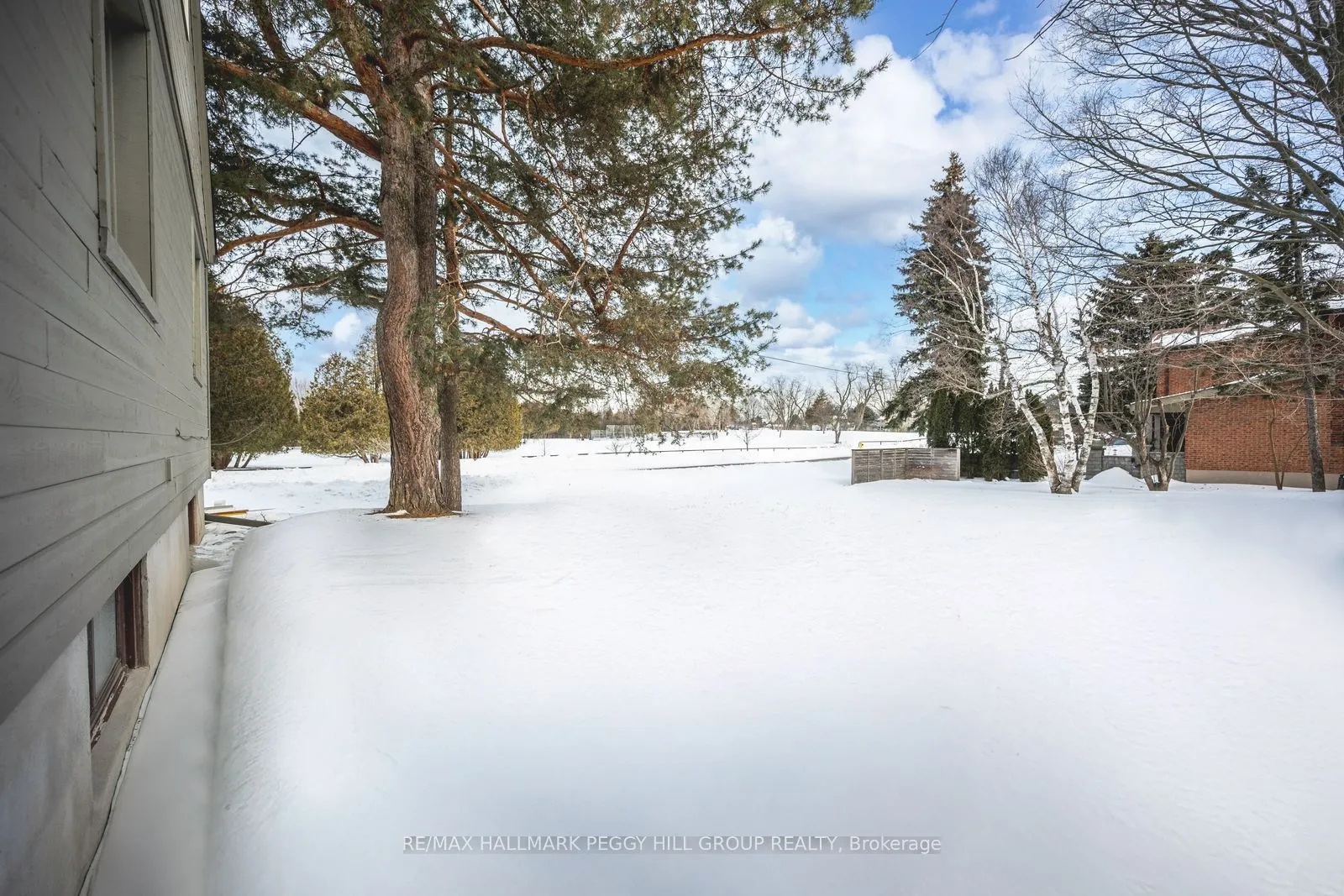 425 Livingston Road N
