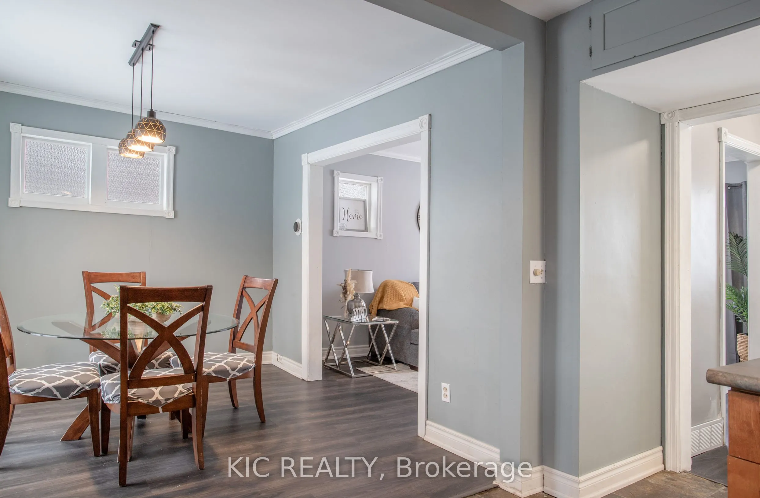 200 Oshawa Boulevard N