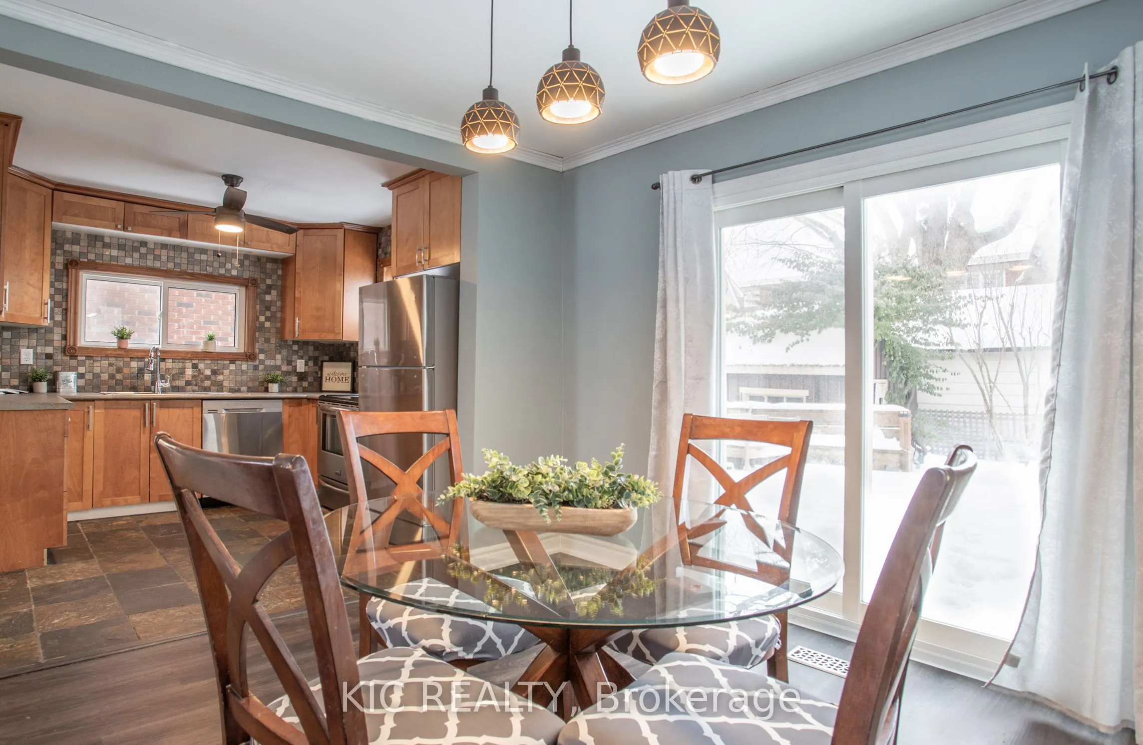 200 Oshawa Boulevard N